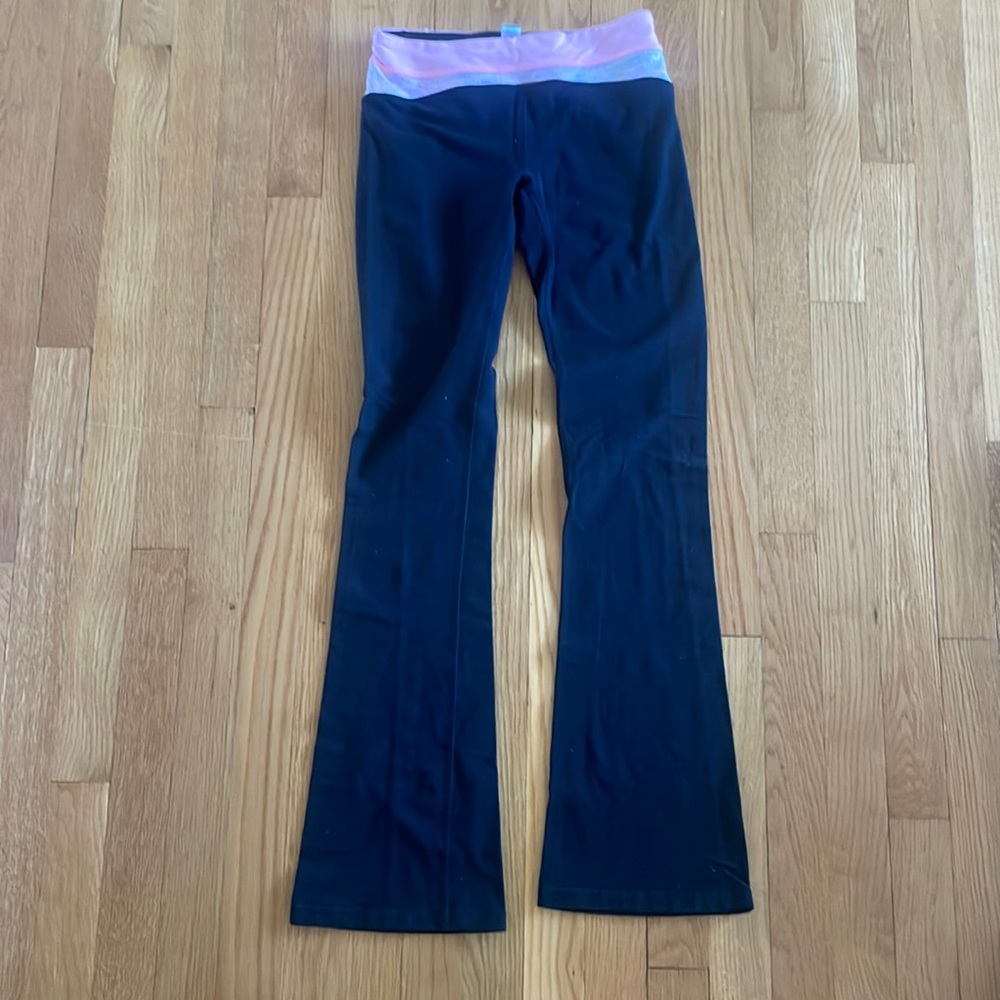 Black Ivivva rise yoga pants
